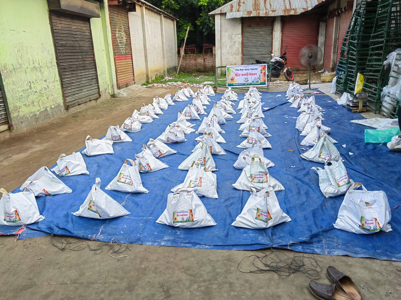 ঈদুল আজহা উপলক্ষে দরিদ্র পরিবারের মাঝে ঈদ প্যাকেজ বিতরন